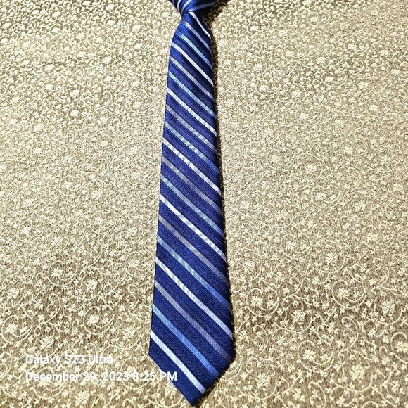 Calvin Klein Big Boy Diagonal Stripe Tie, 100% Silk - Picture 1 of 2